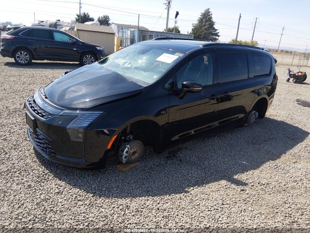 Chrysler Pacifica 2027 2C4RC1GG6VR553563 Image 2