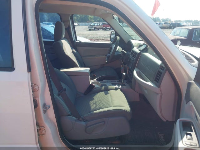 45956723 :رقم المزاد ، 1J8GN28K38W239951 vin ، 2008 Jeep Liberty Sport مزاد بيع