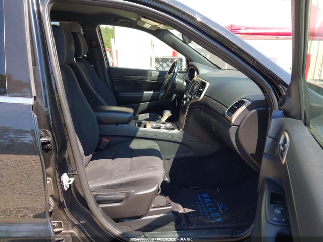 Продажа на аукционе авто 2017 Jeep Grand Cherokee Laredo, vin: 1C4RJFAG7HC811713, номер лота: 45956886