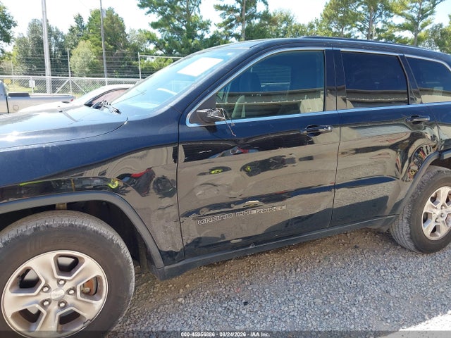 Продажа на аукционе авто 2017 Jeep Grand Cherokee Laredo, vin: 1C4RJFAG7HC811713, номер лота: 45956886