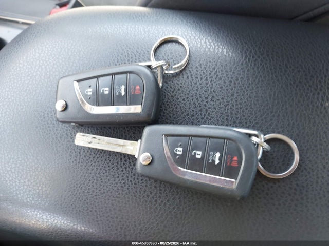 Toyota CAMRY LE 2018 4T1B11HK7JU636681 Image 11