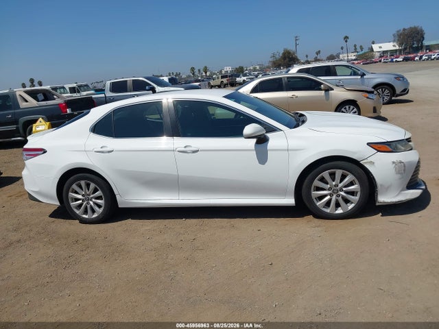 Toyota CAMRY LE 2018 4T1B11HK7JU636681 Image 13