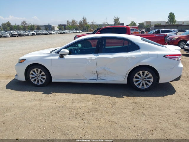 Toyota CAMRY LE 2018 4T1B11HK7JU636681 Image 14