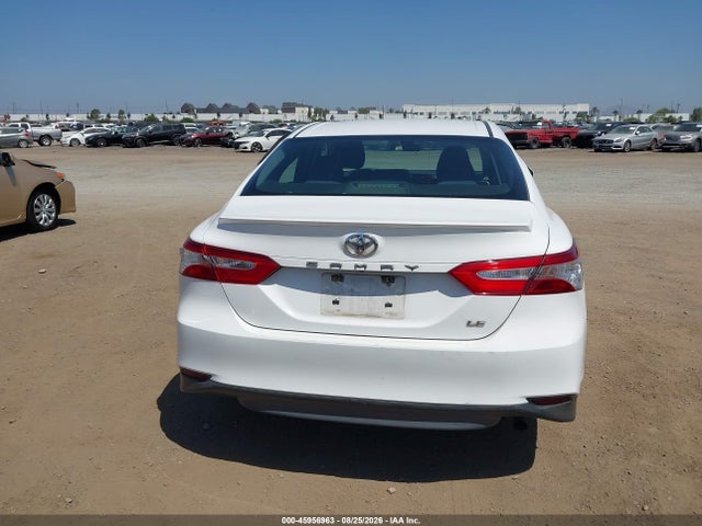Toyota CAMRY LE 2018 4T1B11HK7JU636681 Image 16