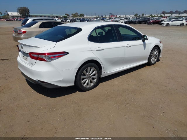 Toyota CAMRY LE 2018 4T1B11HK7JU636681 Image 4