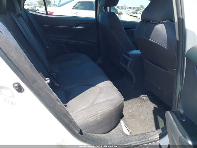 Toyota CAMRY LE 2018 4T1B11HK7JU636681 Image 8