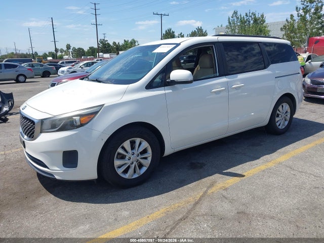 KIA SEDONA LX 2016 KNDMB5C15G6114371 Image 2