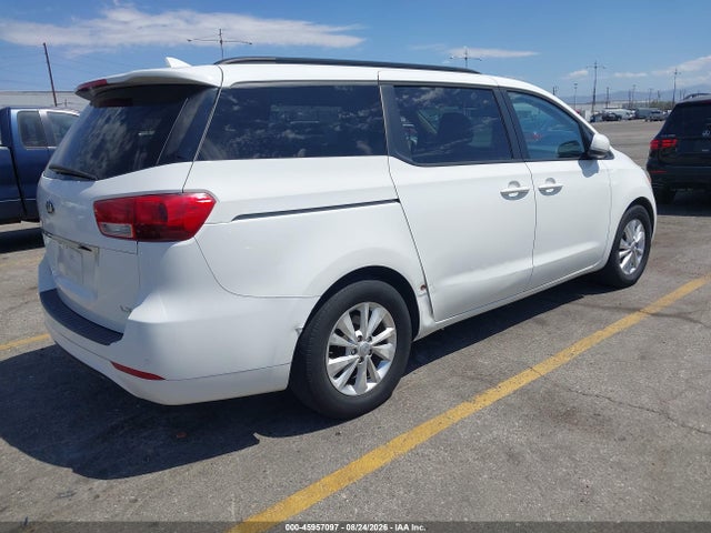 KIA SEDONA LX 2016 KNDMB5C15G6114371 Image 4