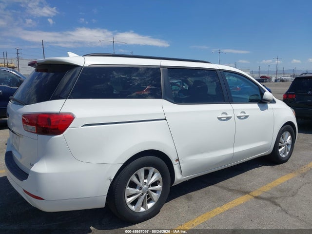 KIA SEDONA LX 2016 KNDMB5C15G6114371 Image 6