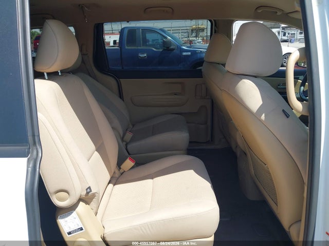 KIA SEDONA LX 2016 KNDMB5C15G6114371 Image 8