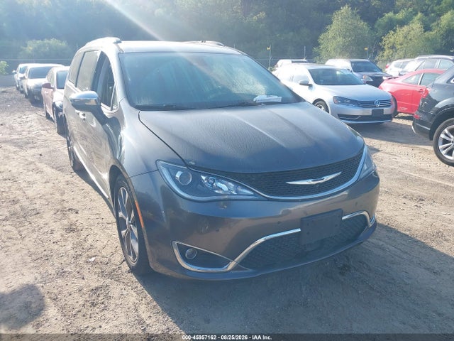 2017 Chrysler Pacifica Limited მანქანა იყიდება აუქციონზე, vin: 2C4RC1GG0HR748773, აუქციონის ნომერი: 45957162