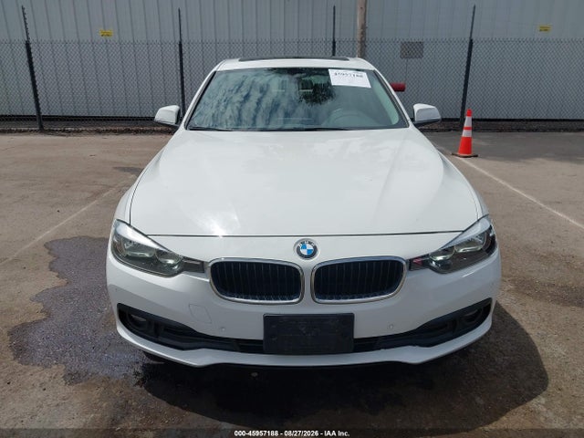 BMW 320i 2017 WBA8A9C53HK619975 Image 13
