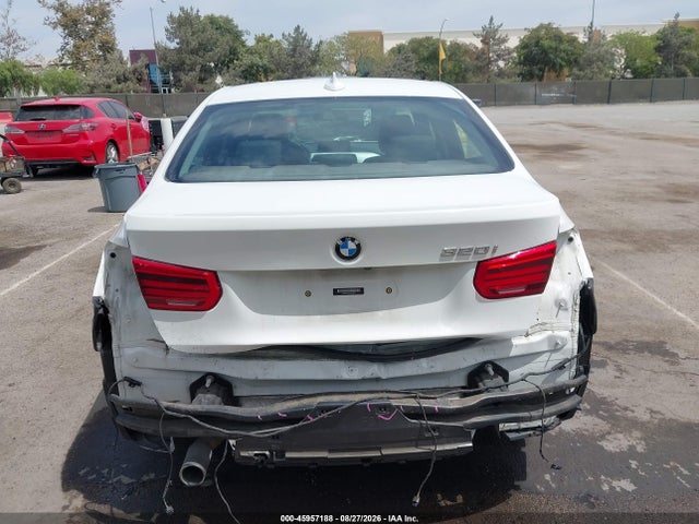 BMW 320i 2017 WBA8A9C53HK619975 Image 17