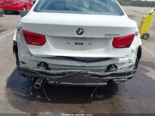 BMW 320i 2017 WBA8A9C53HK619975 Image 6