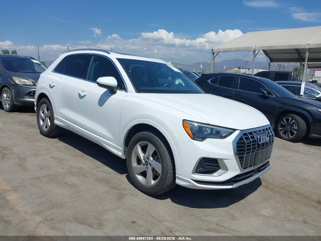 2021 Audi Q3 Premium 40 Tfsi Quattro Tiptronic მანქანა იყიდება აუქციონზე, vin: WA1AUCF37M1138690, აუქციონის ნომერი: 45957284