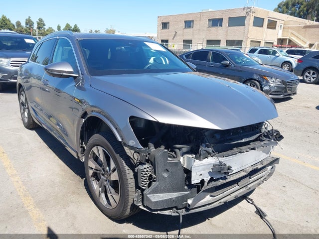 45957342 :رقم المزاد ، WA1LABGE4PB019215 vin ، 2023 Audi E-tron Premium Plus Quattro مزاد بيع