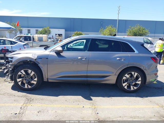 Продаж на аукціоні авто 2023 Audi E-tron Premium Plus Quattro, vin: WA1LABGE4PB019215, номер лоту: 45957342