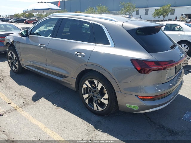 Продаж на аукціоні авто 2023 Audi E-tron Premium Plus Quattro, vin: WA1LABGE4PB019215, номер лоту: 45957342