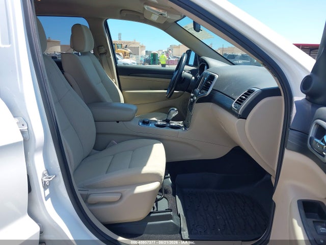 1C4RJFAGXKC537026 Jeep Grand Cherokee Laredo E 4x4