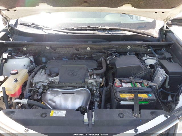 JTMZFREV6FJ050063 Toyota RAV4 LE