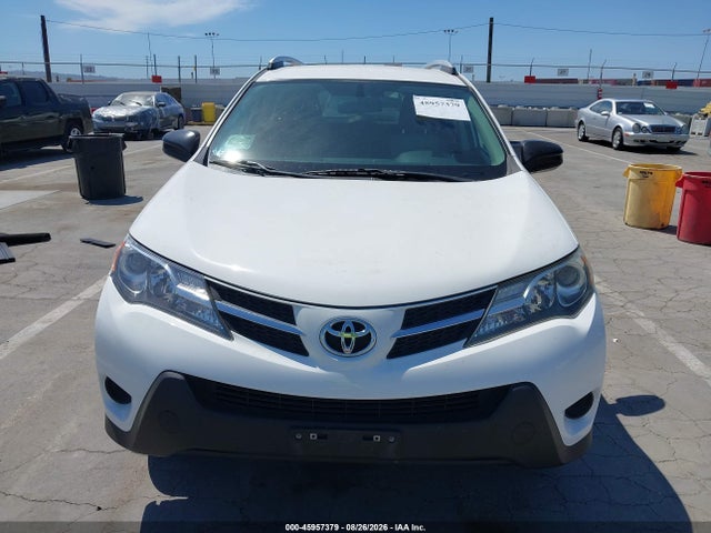 JTMZFREV6FJ050063 Toyota RAV4 LE