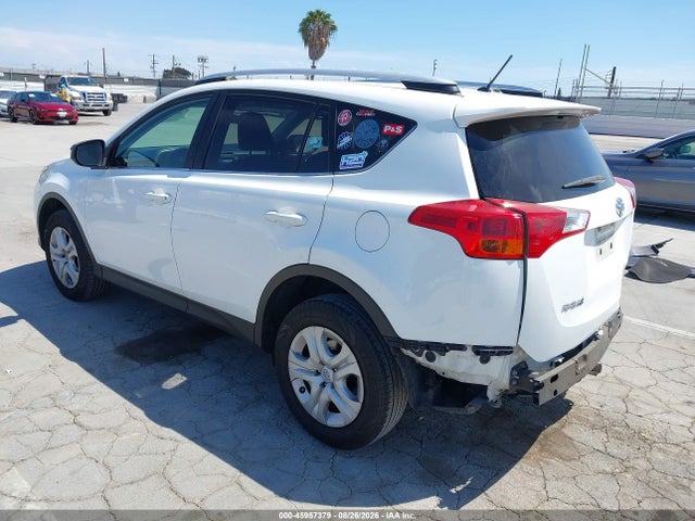 JTMZFREV6FJ050063 Toyota RAV4 LE