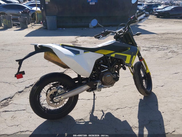 VBKUSV40XMM710569 Husqvarna Supermoto 701