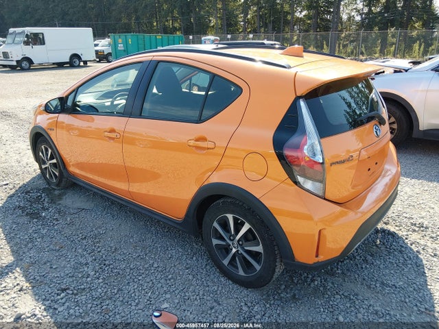 Toyota Prius C Two 2018 JTDKDTB34J1599664 Image 3