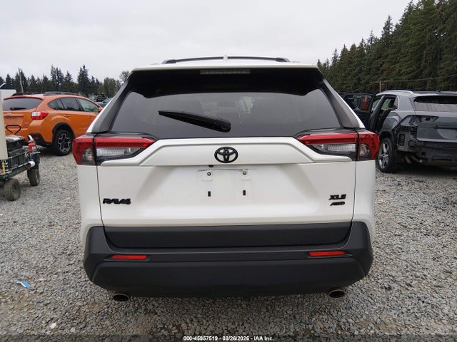 Toyota Rav4 Xle Premium 2021 JTMA1RFV1MD082960 Image 17