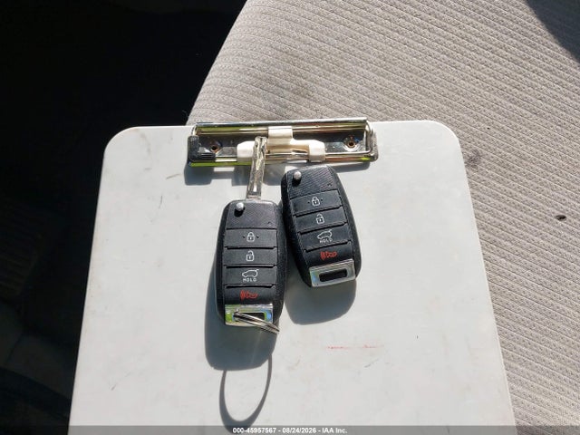 Продажа на аукционе авто 2016 Kia Sedona Lx, vin: KNDMB5C13G6127958, номер лота: 45957567