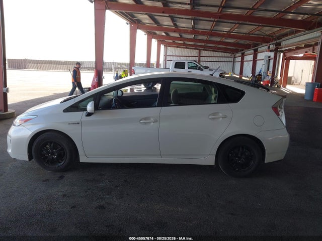 Toyota Prius Two 2015 JTDKN3DU3F1984725 Image 14
