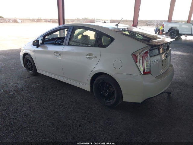 Toyota Prius Two 2015 JTDKN3DU3F1984725 Image 3