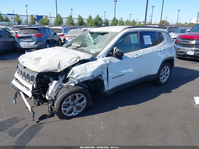 Jeep Compass Latitude 4x4 2025 3C4NJDBN8ST610656 Image 2