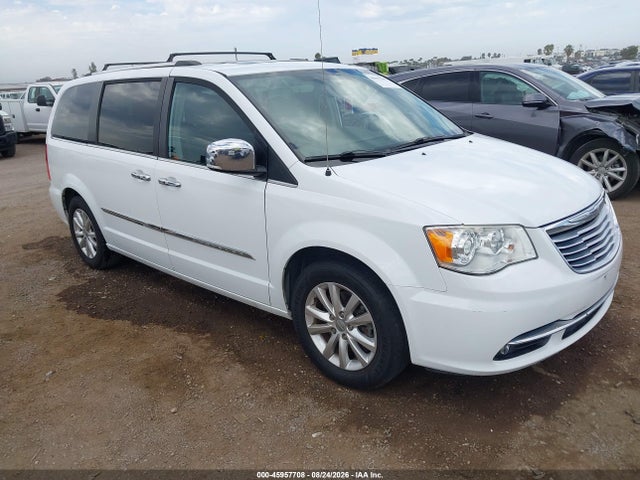 Chrysler Town &amp; Country Limited Platinum 2016 2C4RC1GG8GR261495 главное изображение