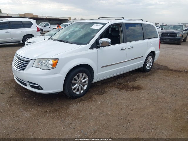 2C4RC1GG8GR261495 Chrysler Town &amp; Country Limited Platinum