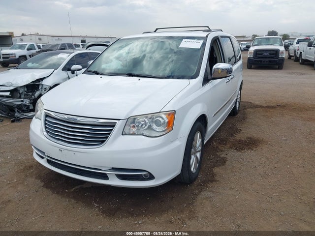 2C4RC1GG8GR261495 Chrysler Town &amp; Country Limited Platinum
