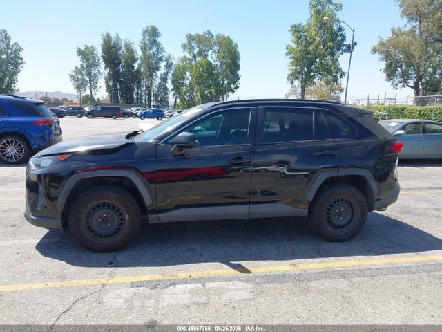 Toyota RAV4 LE 2019 2T3H1RFV8KW004688 Image 16