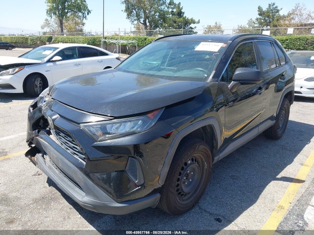 Toyota RAV4 LE 2019 2T3H1RFV8KW004688 Image 2