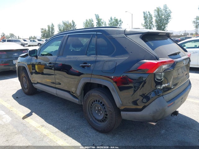 Toyota RAV4 LE 2019 2T3H1RFV8KW004688 Image 3