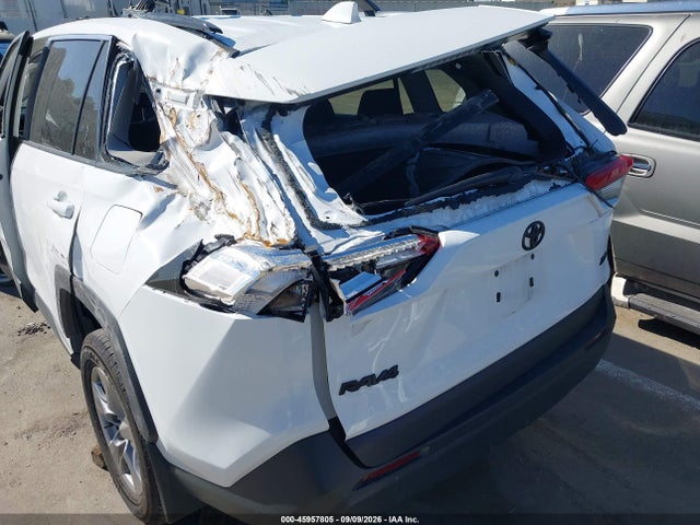 Продаж на аукціоні авто 2022 Toyota Rav4 Xle, vin: 2T3W1RFV3NC182053, номер лоту: 45957805