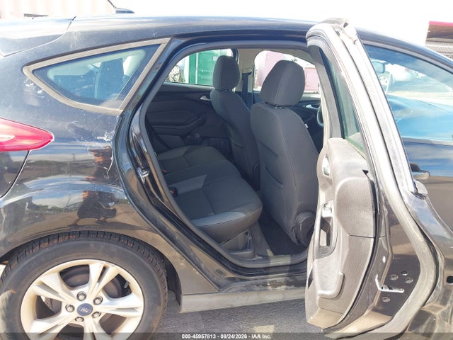 1FADP3K2XEL153574 Ford FOCUS SE