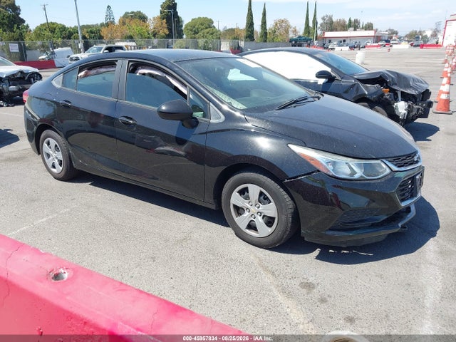 45957834 :رقم المزاد ، 1G1BC5SM1J7190180 vin ، 2018 Chevrolet Cruze Ls Auto مزاد بيع