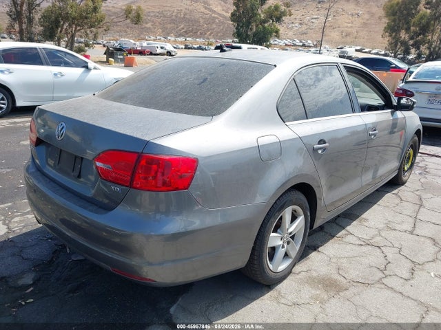 2014 Volkswagen Jetta 2.0l Tdi მანქანა იყიდება აუქციონზე, vin: 3VWLL7AJ1EM408545, აუქციონის ნომერი: 45957846