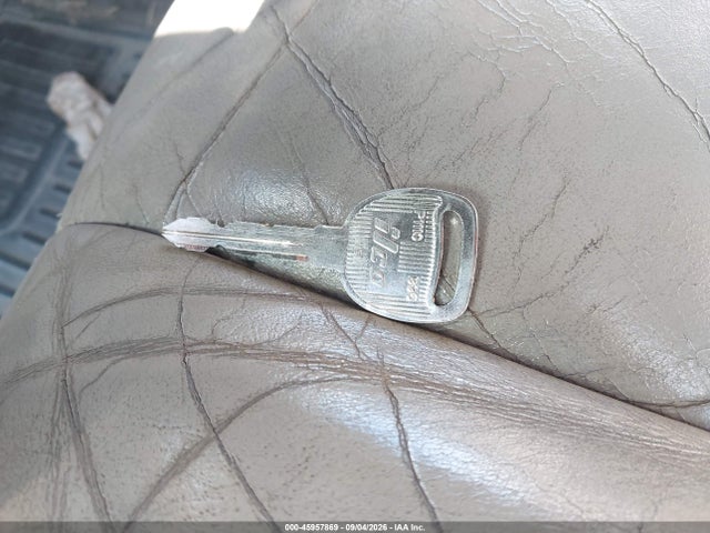45957869 :رقم المزاد ، 3GNEK12T24G126124 vin ، 2004 Chevrolet Avalanche 1500 مزاد بيع