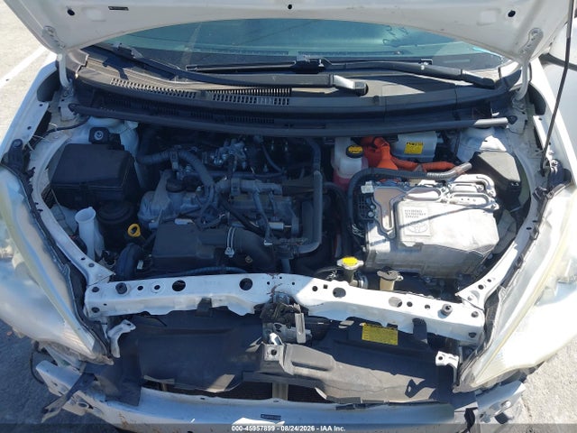 Toyota Prius C Two 2014 JTDKDTB37E1570360 Image 10