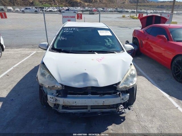 Toyota Prius C Two 2014 JTDKDTB37E1570360 Image 13