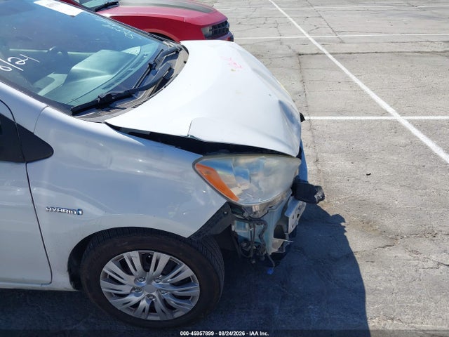 Toyota Prius C Two 2014 JTDKDTB37E1570360 Image 19