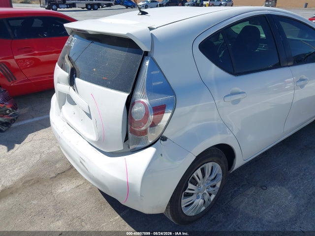Toyota Prius C Two 2014 JTDKDTB37E1570360 Image 20