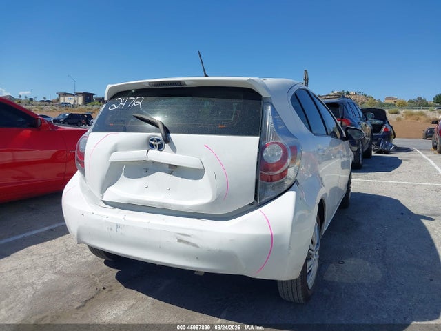 Toyota Prius C Two 2014 JTDKDTB37E1570360 Image 4