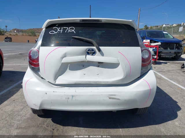 Toyota Prius C Two 2014 JTDKDTB37E1570360 Image 6